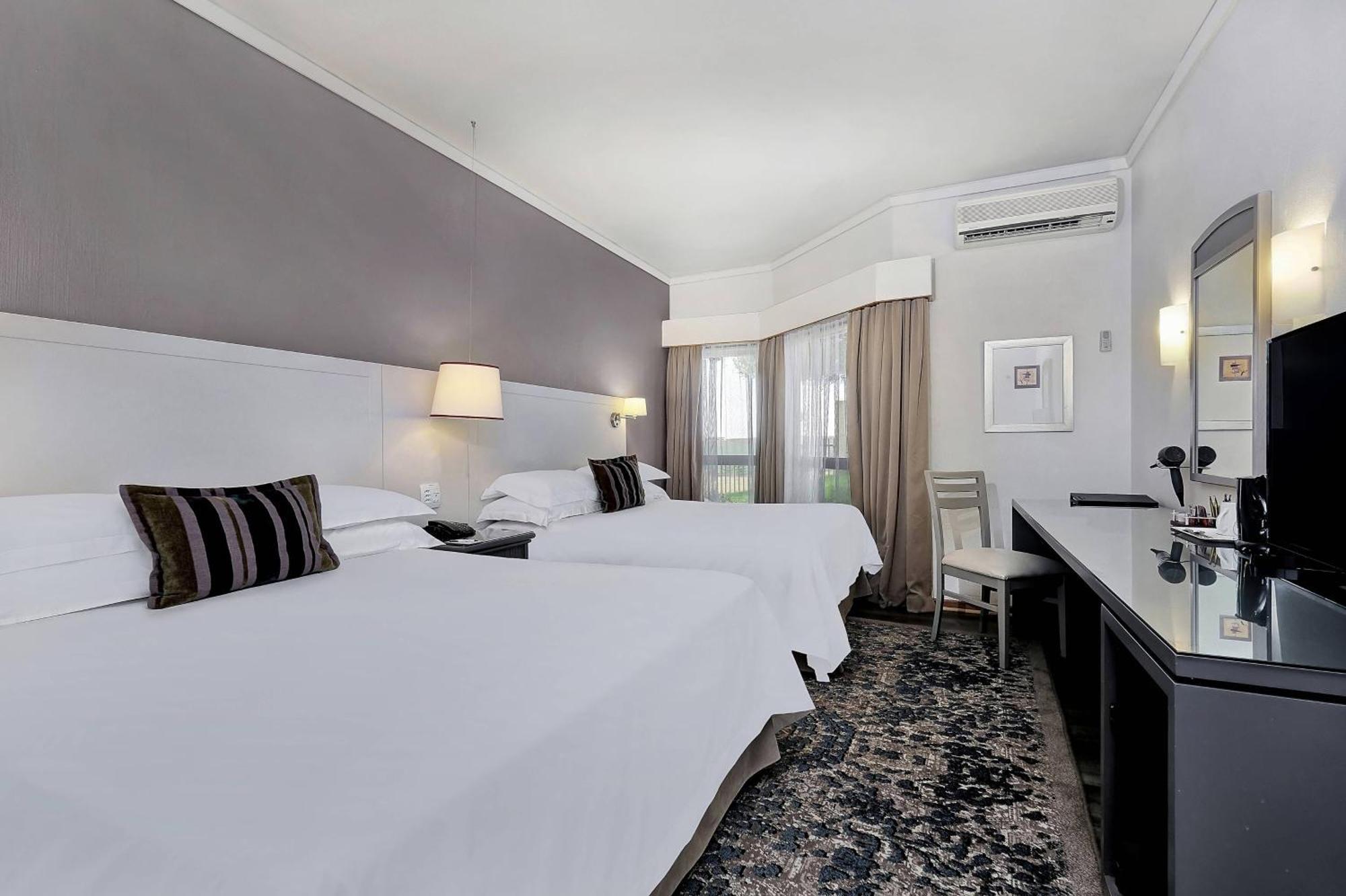 Protea Hotel By Marriott Midrand Extérieur photo